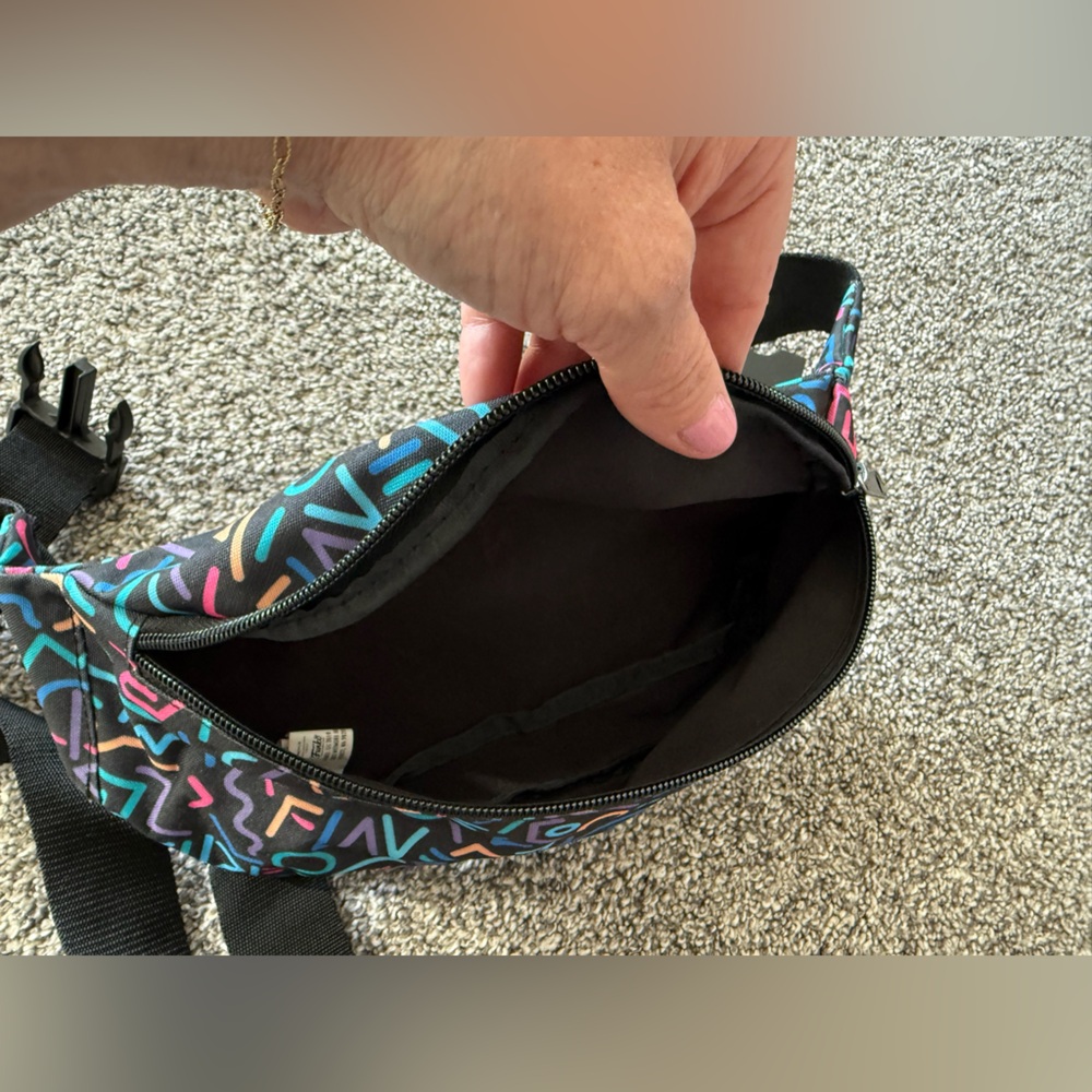 Stranger Things Fanny Pack - Picture 4 of 4